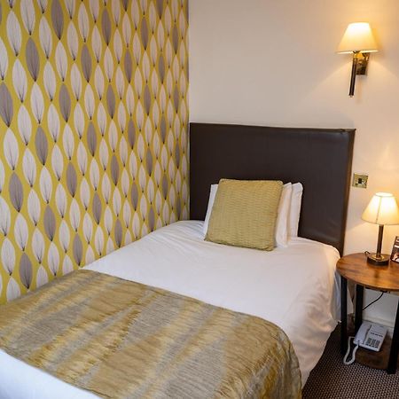 Cross Hands Hotel by Greene King Inns Old Sodbury Buitenkant foto