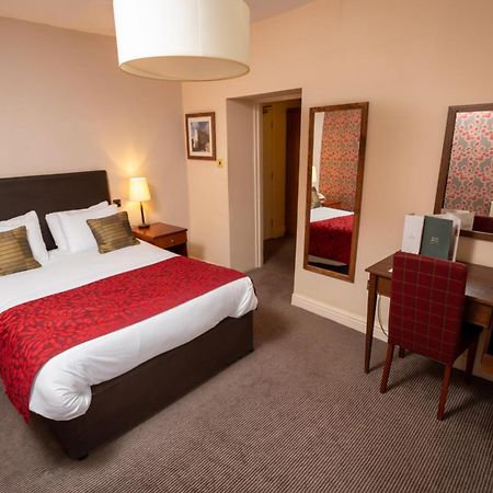 Cross Hands Hotel by Greene King Inns Old Sodbury Buitenkant foto