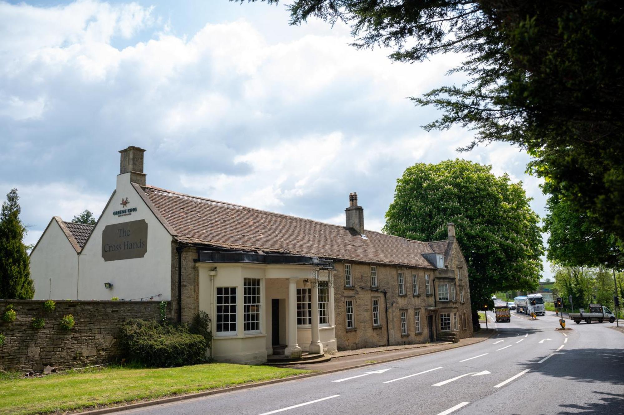 Cross Hands Hotel by Greene King Inns Old Sodbury Buitenkant foto