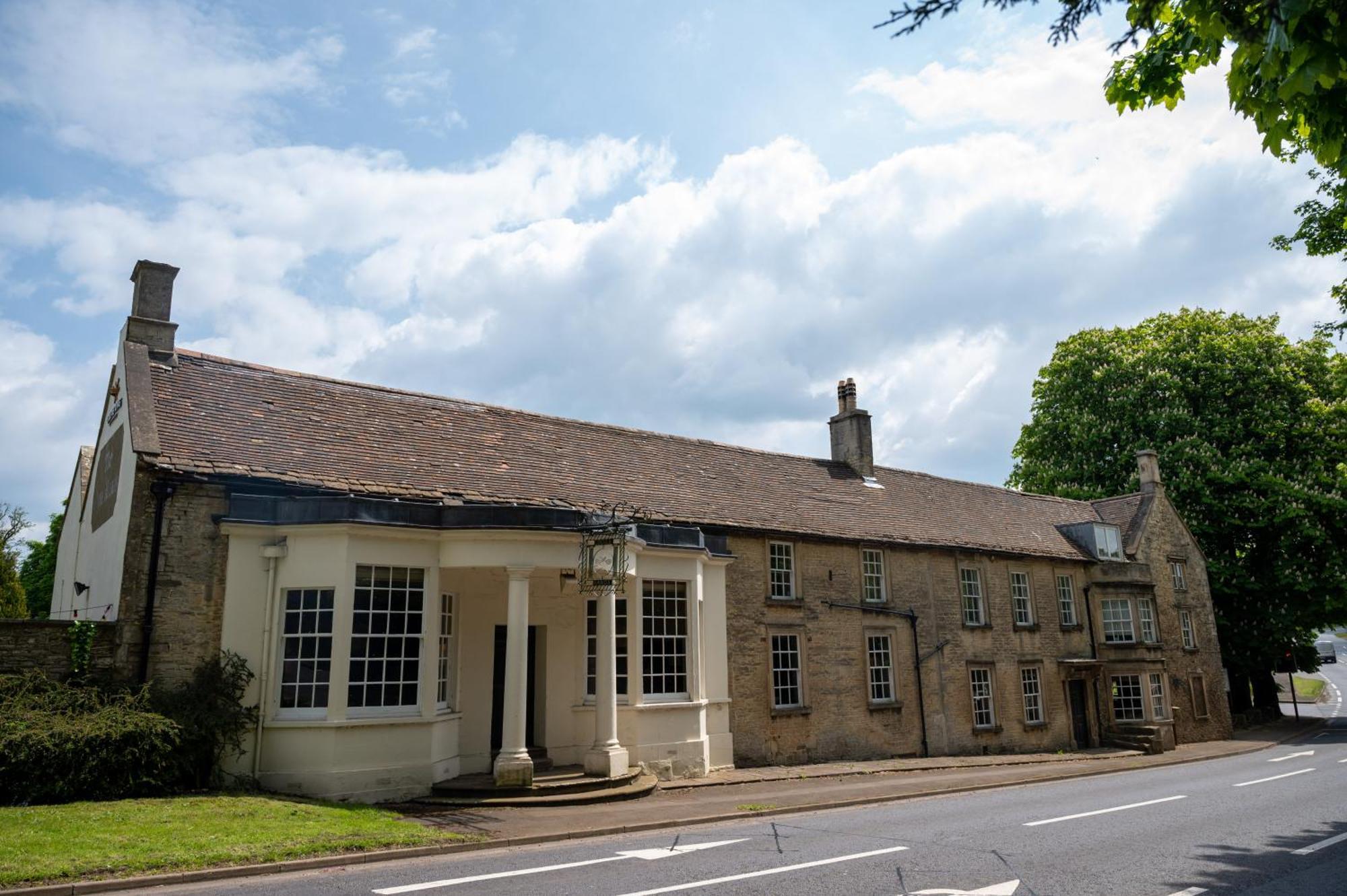 Cross Hands Hotel by Greene King Inns Old Sodbury Buitenkant foto