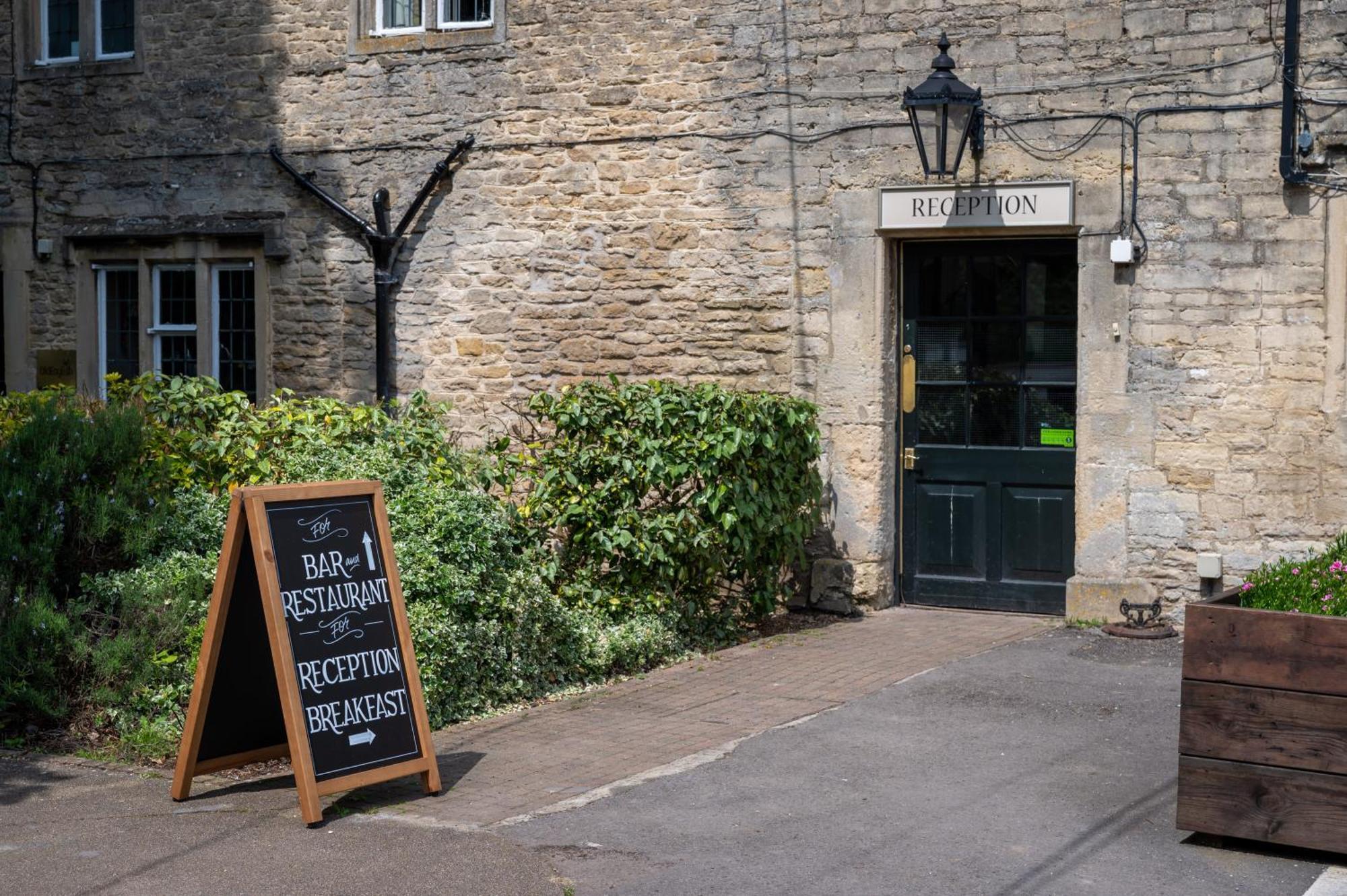 Cross Hands Hotel by Greene King Inns Old Sodbury Buitenkant foto