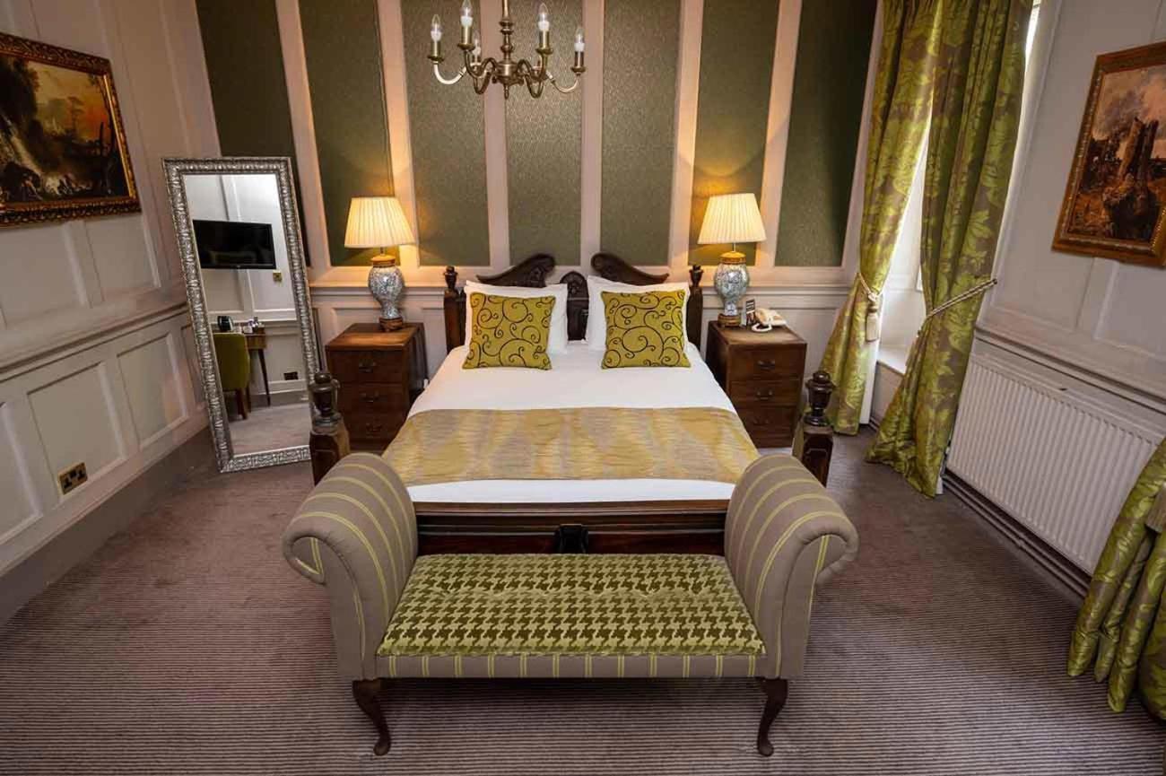 Cross Hands Hotel by Greene King Inns Old Sodbury Buitenkant foto