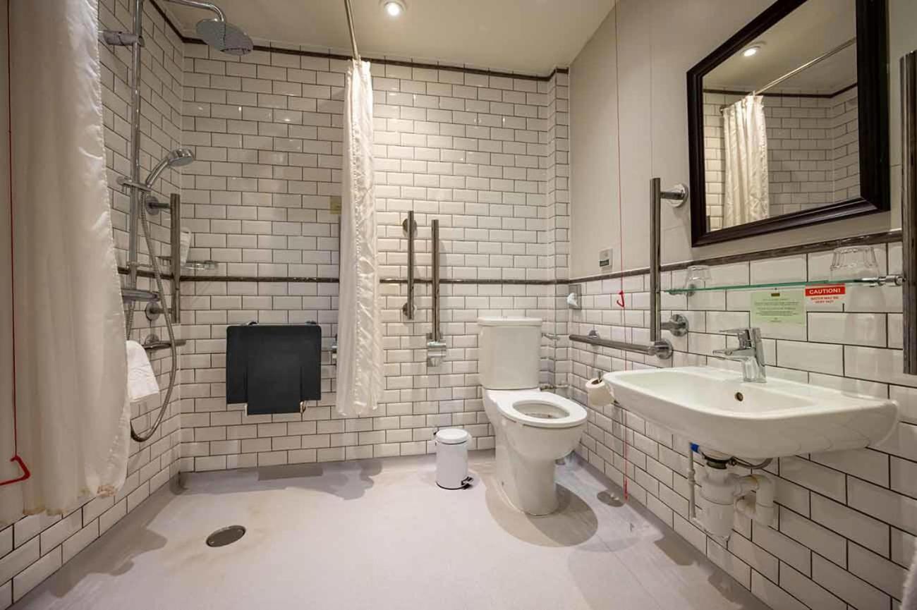 Cross Hands Hotel by Greene King Inns Old Sodbury Buitenkant foto