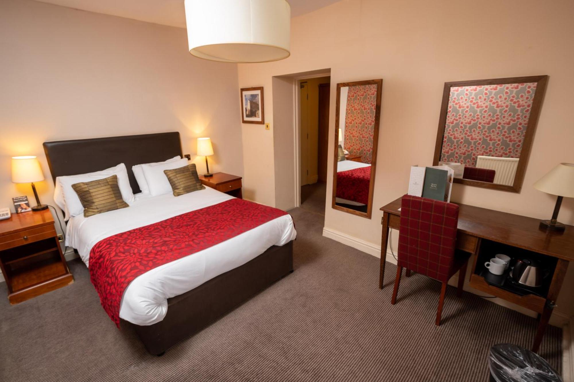 Cross Hands Hotel by Greene King Inns Old Sodbury Buitenkant foto